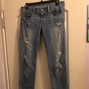 American Eagle distressed skinny jeans size 4